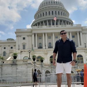 Meet your Posher, Carlos